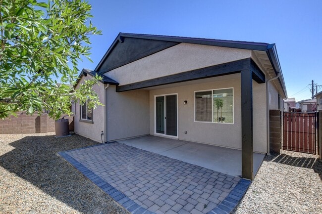 Building Photo - 3 bedroom 2 bathroom home in Saddlewood