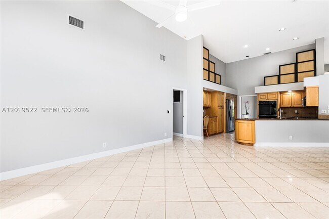 Building Photo - 1256 Manor Dr S