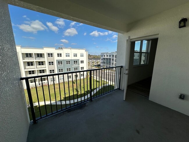 Building Photo - Beautiful 2 Bedroom, 2 Bathroom Apartment in Prime Orlando Location – 1 Month Free!
