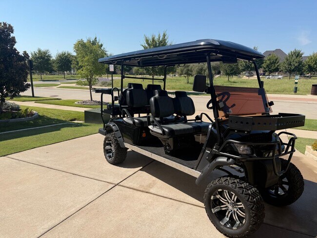 Building Photo - 1310 Sunflower Ave