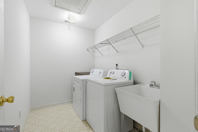 Building Photo - 1702 Clay Brooke Ct SE