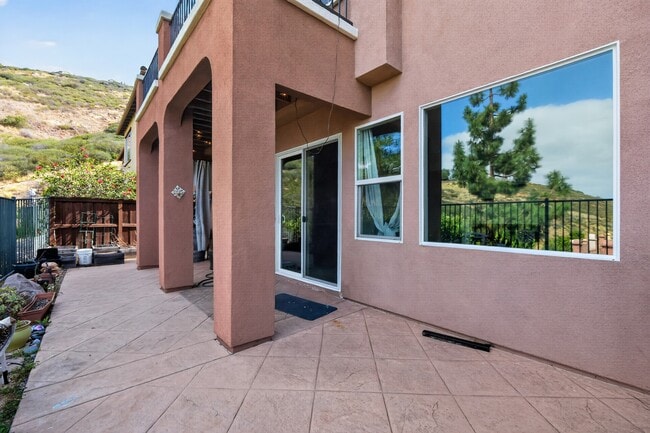 Building Photo - 1357 Sky Ridge Ct