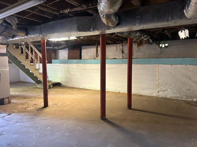 Building Photo - 1136 Broad St