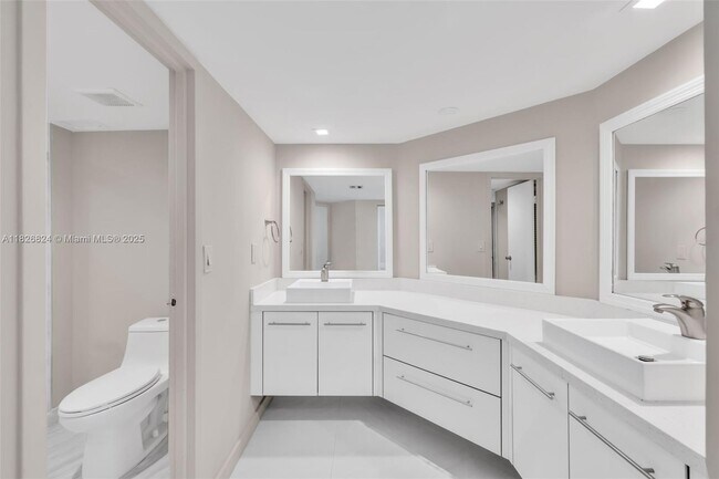 Building Photo - 2333 Brickell Ave