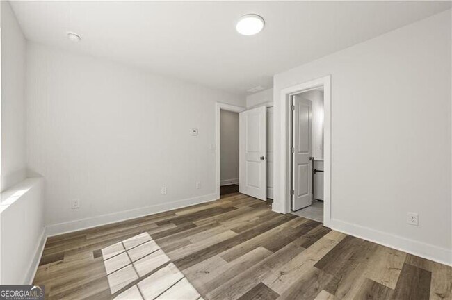 Building Photo - 3165 Dogwood Dr