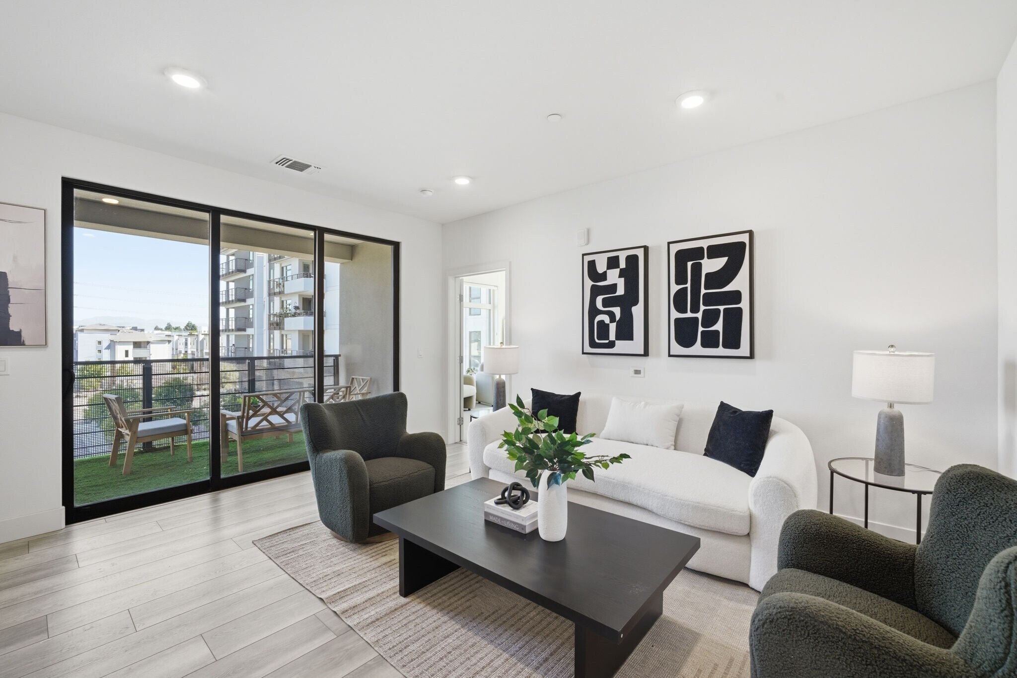 Building Photo - 3578 Rambla Pl