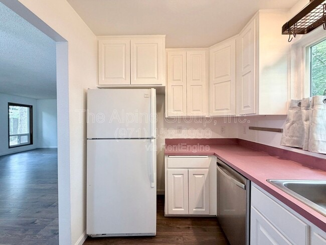 Building Photo - 5462 SW Murray Blvd