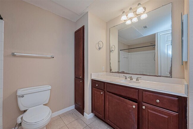 Building Photo - 7575 Kirby Dr