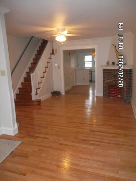 Building Photo - 577 Green Ln
