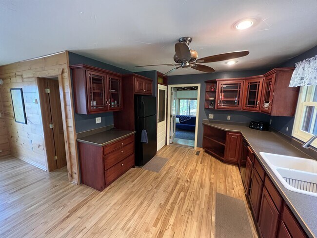 Building Photo - 29366 Pine Ridge Rd