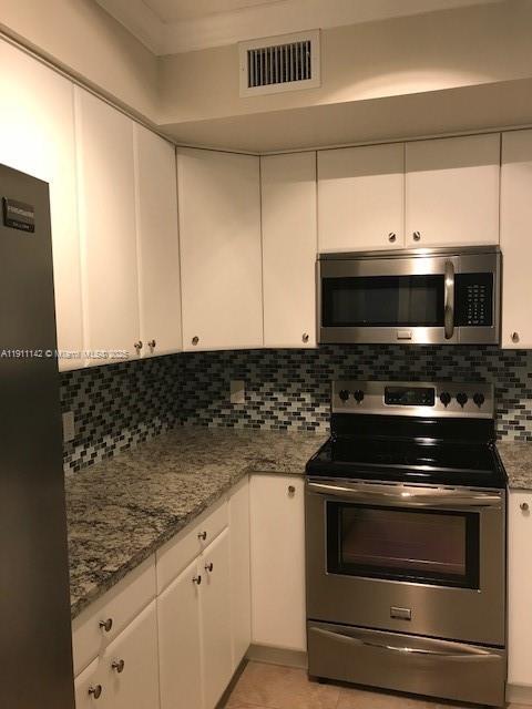 Building Photo - 2469 Centergate Dr