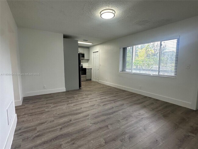 Building Photo - 2401 NW 9th Ave