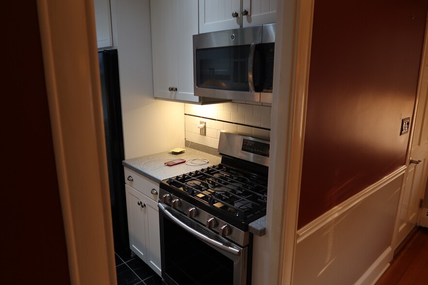 Building Photo - 369 Carter Ave