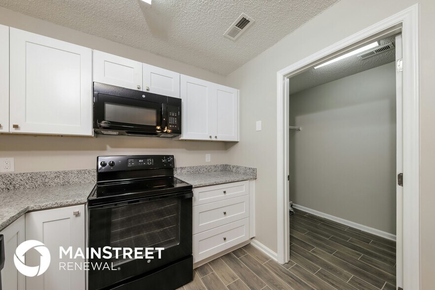 Building Photo - 126 Martindale Rd