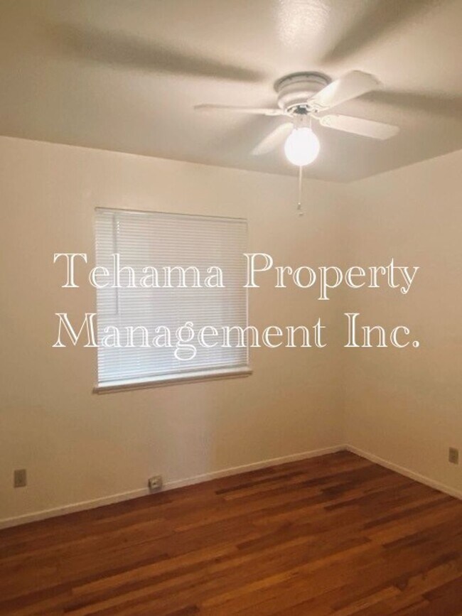 Building Photo - 3 Bedroom 2 bath home in Red Bluff.