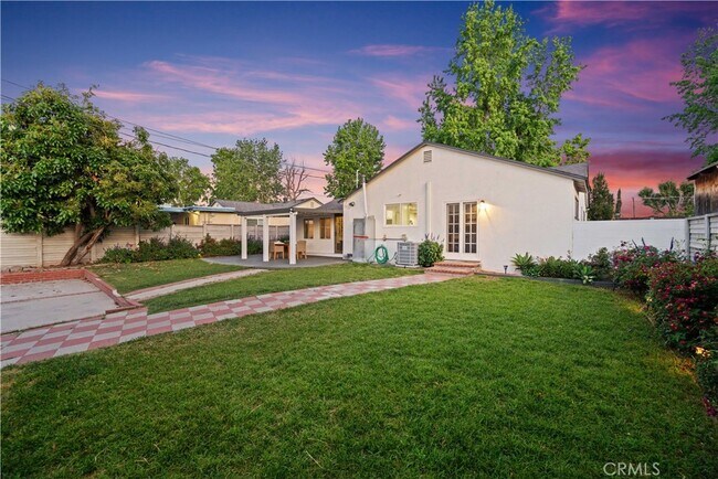 Building Photo - 16521 Plummer St