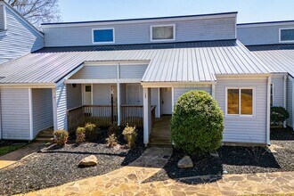 Building Photo - Lakefront Living at Fairfield Plantation