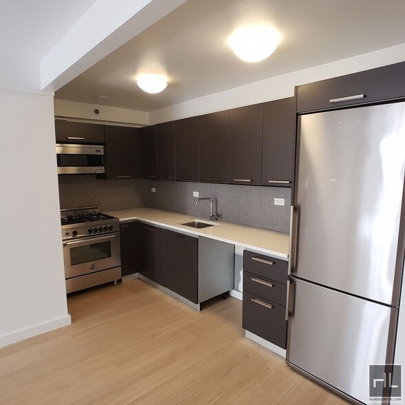 Building Photo - East 39th Street