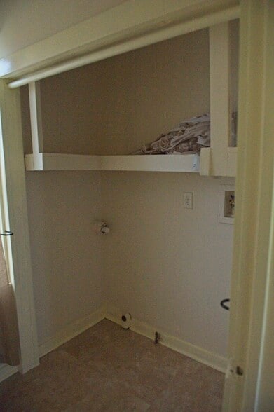 Building Photo - 1387 Central Ave