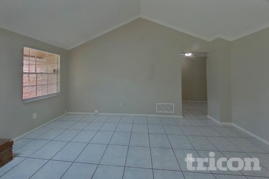 Building Photo - 8252 Yolanda Ct