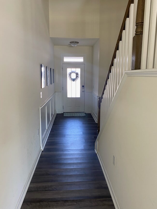 Building Photo - Trivium