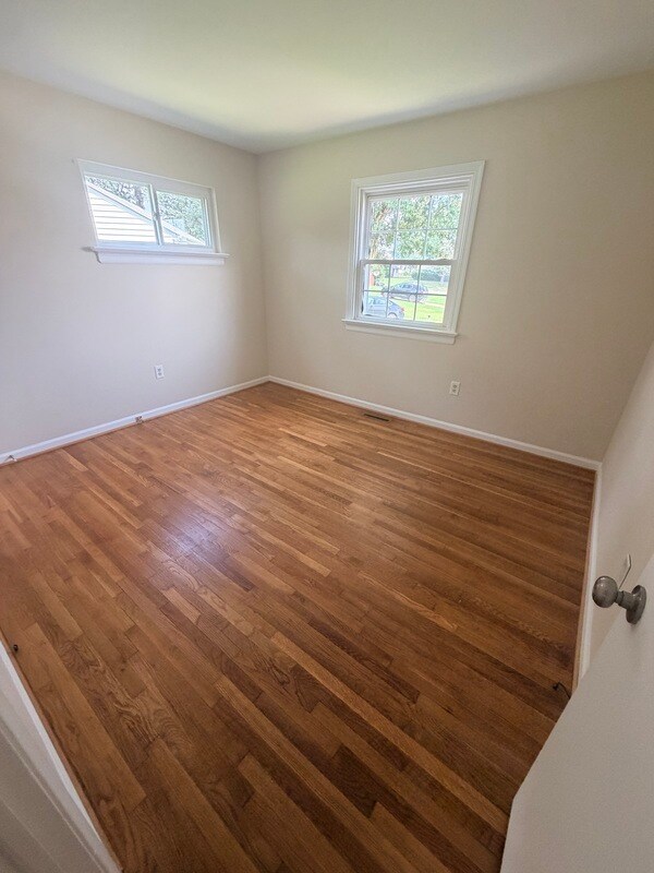 Building Photo - 506 Mansfield Dr
