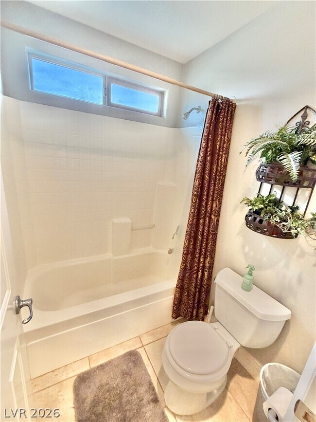 Building Photo - 399 Center Green Dr