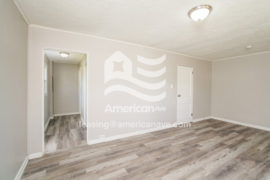 Building Photo - 113 Marshall Dr