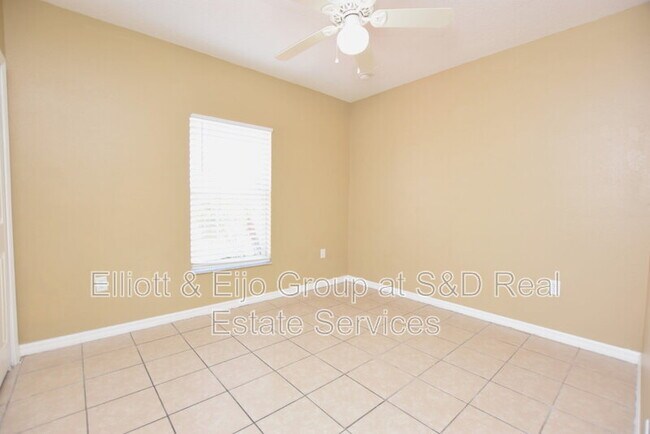 Building Photo - 982 Cumberland Dr