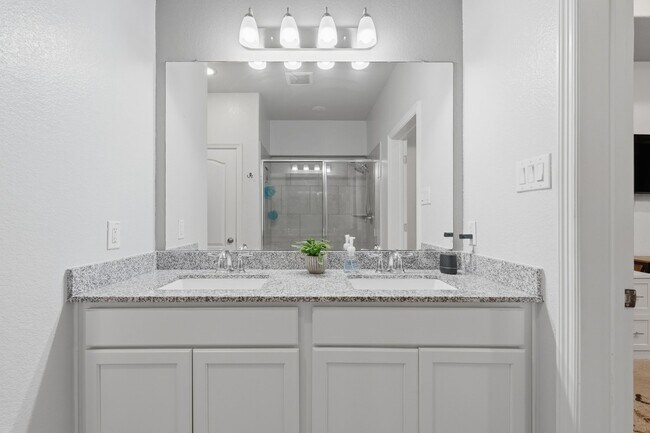 Building Photo - 127 Buttonwood Ct