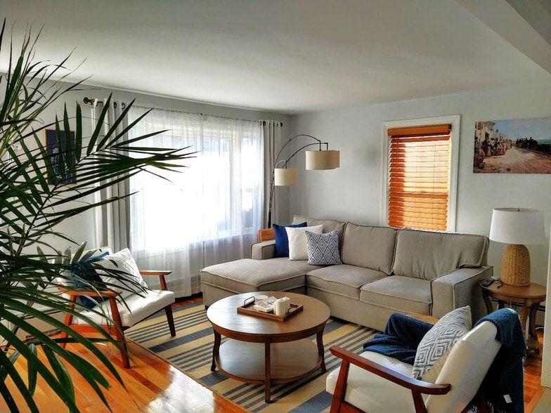 Building Photo - 37 Chandler Ave