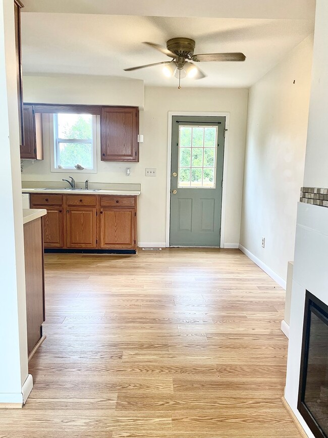 Building Photo - 7141 Margarets Ln