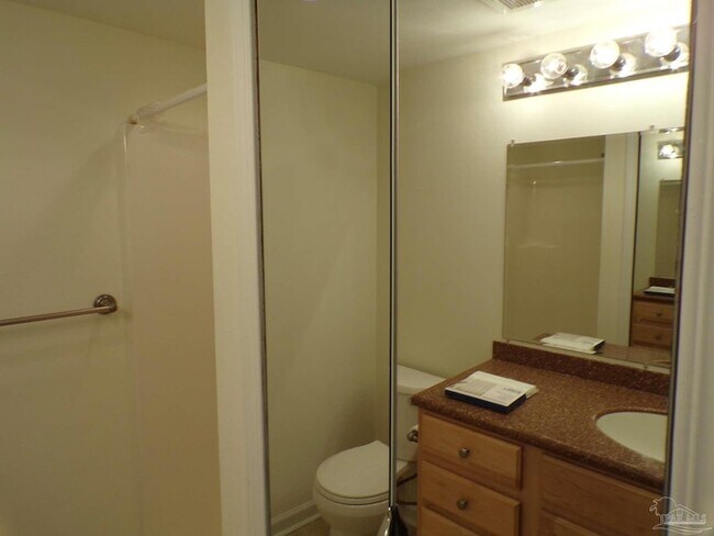 Building Photo - 710 Scenic Hwy