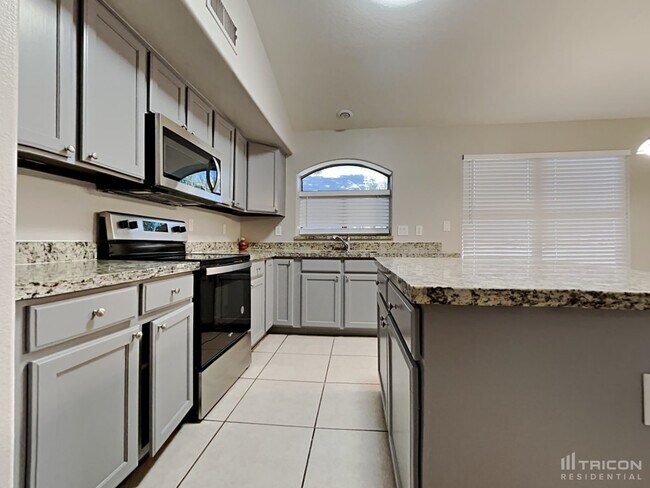 Building Photo - 1805 N 127th Dr