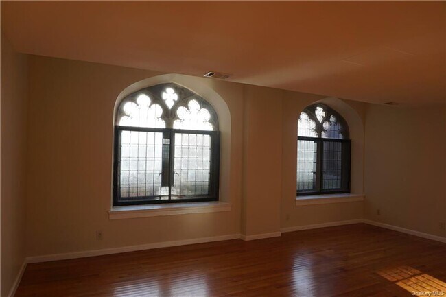 Building Photo - 110 Chateau Rive