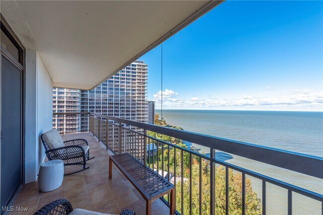 Building Photo - 12550 Lake Ave