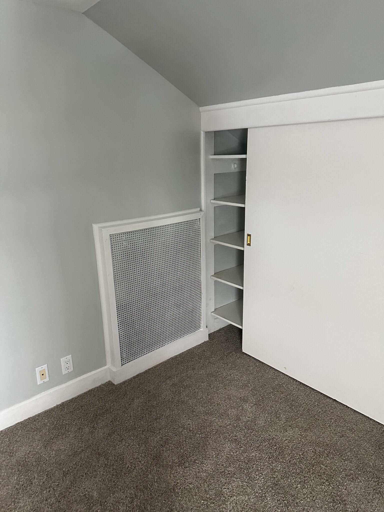 Building Photo - 222 Pine St