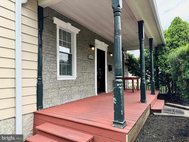 Building Photo - 212 E Moreland Ave