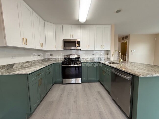 Building Photo - 468 Columbine Ln