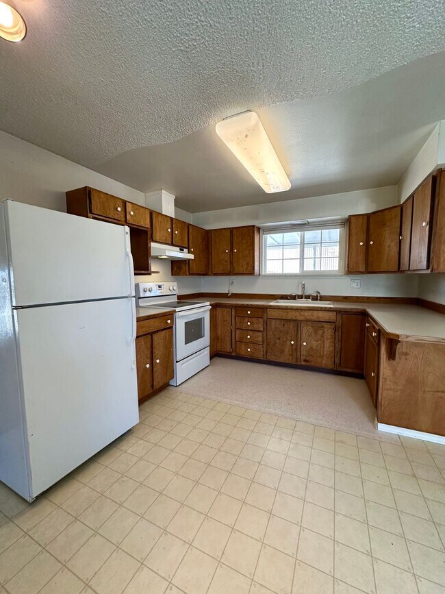 Building Photo - 333 SW 35th St