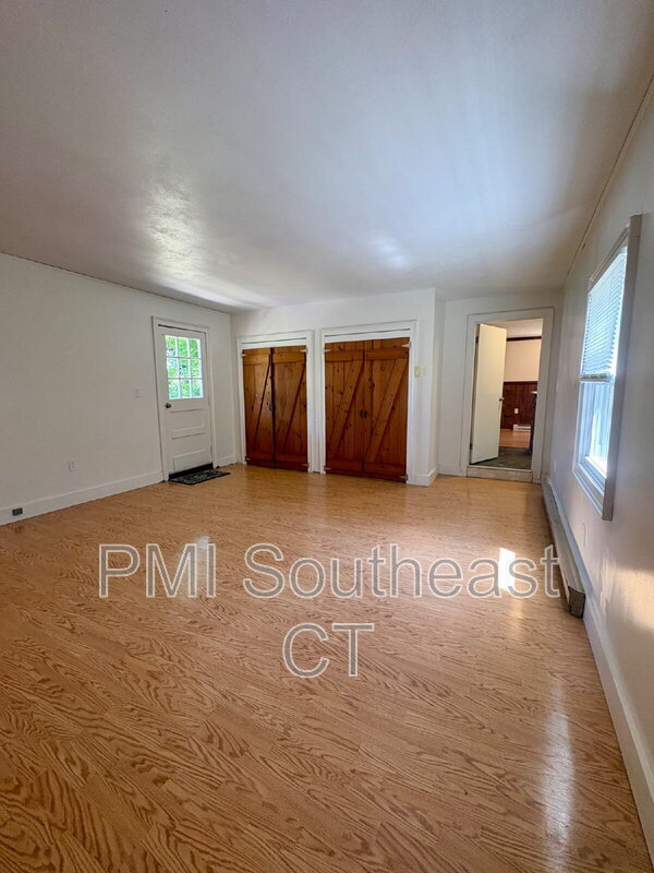Building Photo - 226 Pequot Ave