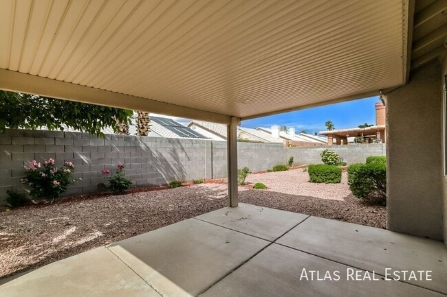 Building Photo - 916 Longshanks Rd
