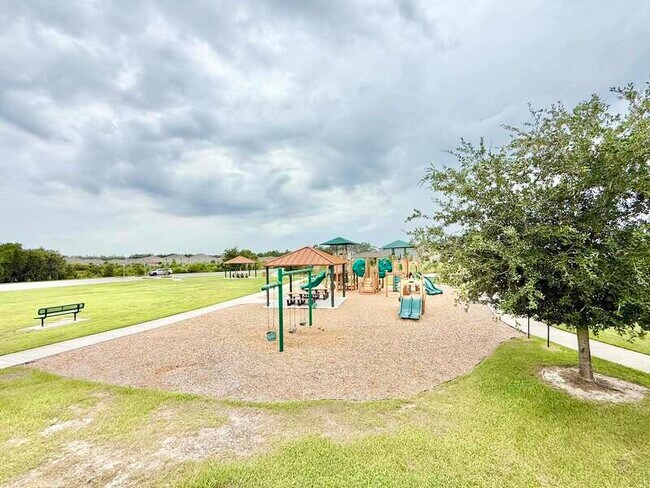 Building Photo - 1374 Holodak Dr