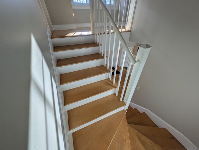 Building Photo - Beautiful 2 Bedroom House