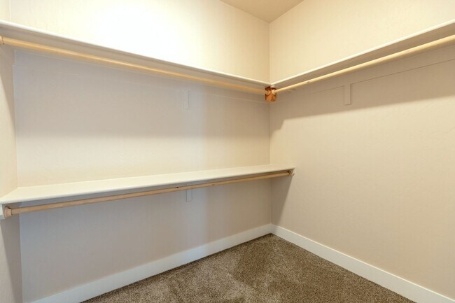 Building Photo - Beautiful 3 Bed/ 2 1/2 Bath Townhomes