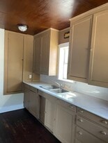 Building Photo - 428 S Texas Ave