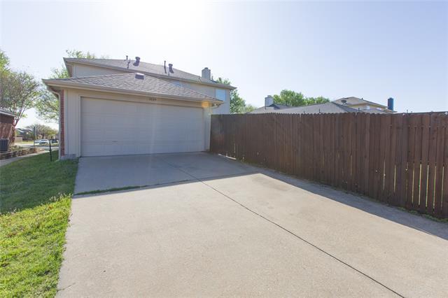 Building Photo - 3820 Gardenia Ln