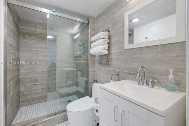 Building Photo - 20505 E Country Club Dr