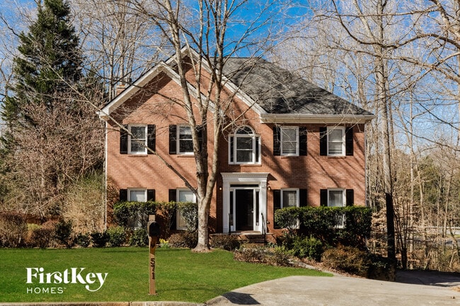 Building Photo - 571 Hilton Ave