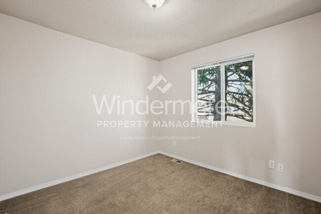 Building Photo - 114 N Bowdish Rd